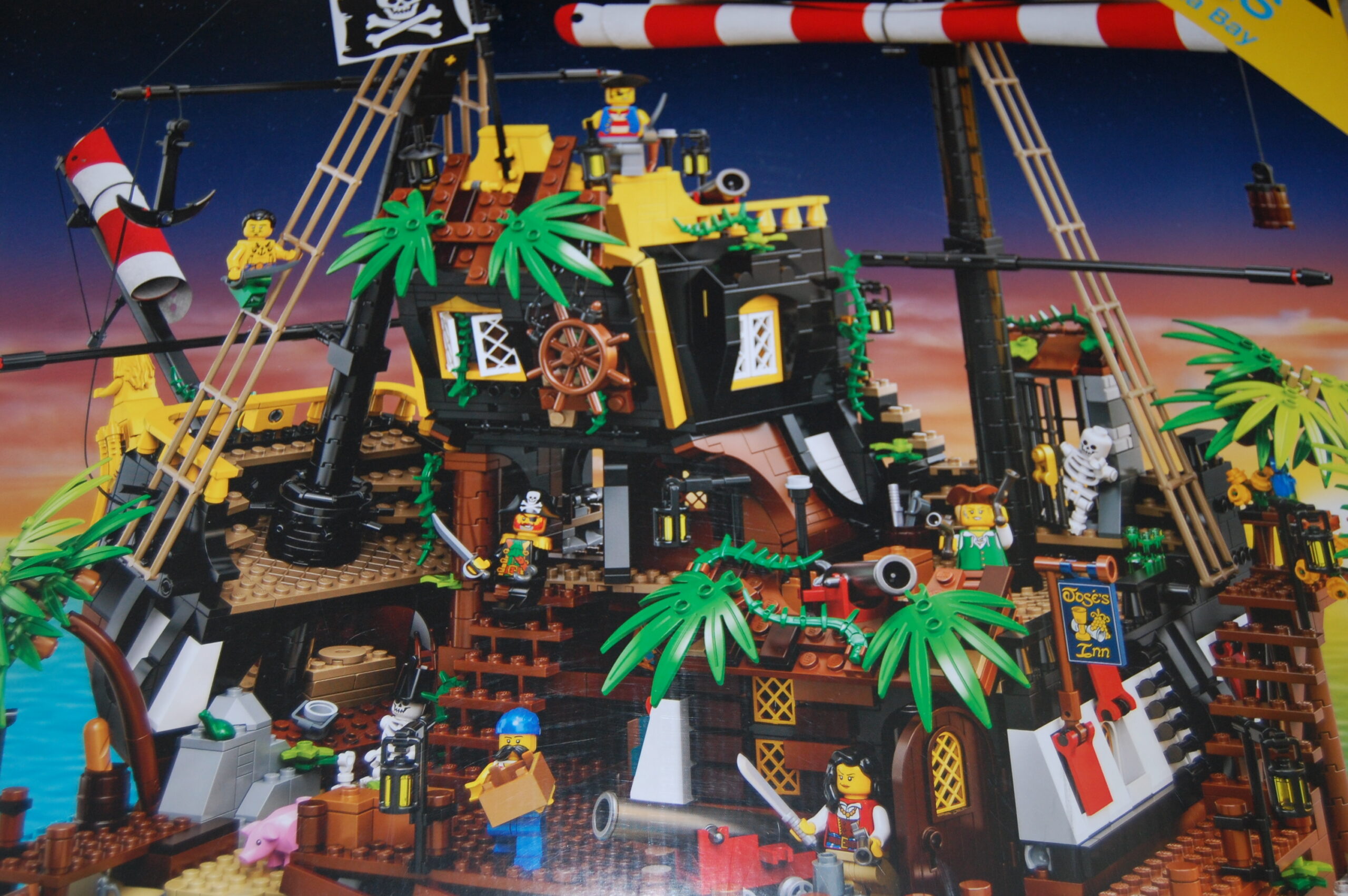 レゴ (LEGO) アイデア 赤ひげ船長の海賊島-